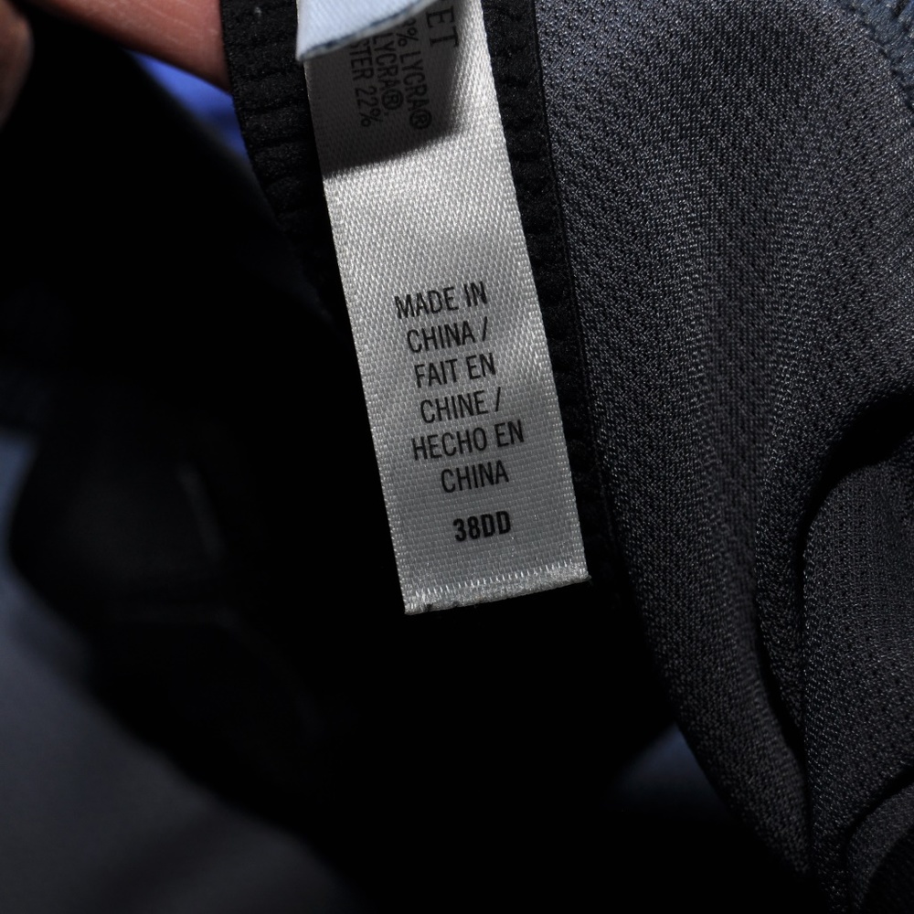 Victoria's Secret VSX Black Incredible Sports Bra - Picture 7 of 8